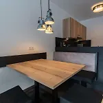 Apartamento A Casa Rubin & *